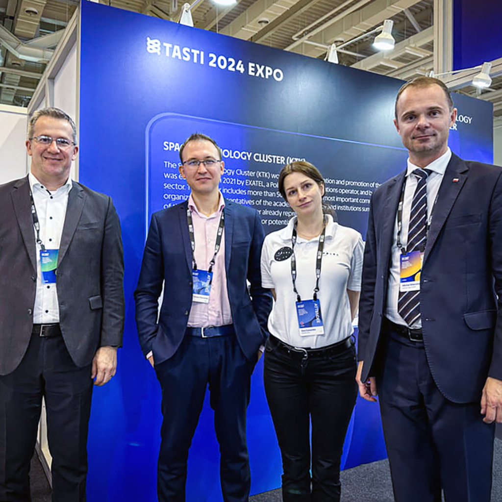 Marcin Sarnowski from SpaceForest and Michał Wierciński, Vice President of POLSA, at the Poland Pavilion during TASTI 2024 in Kaohsiung, Taiwan, presenting innovative rocket and radar technologies to conference attendees.