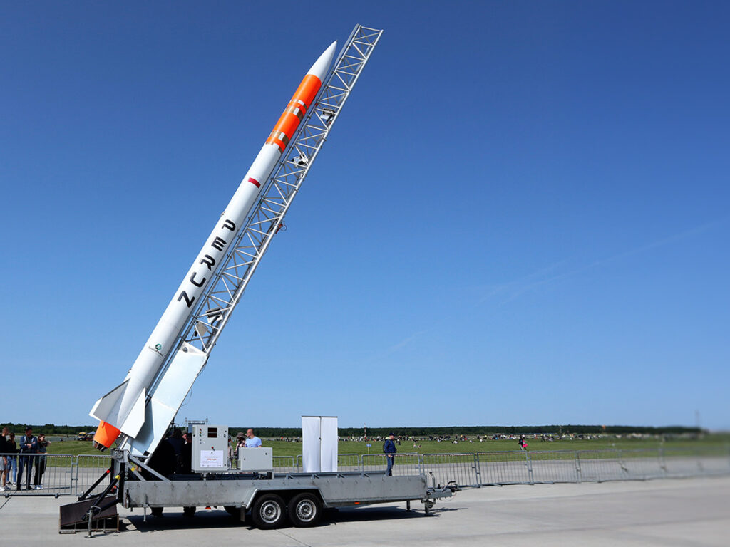 suborbital-perun-rocket-by-spaceforest-is-poised-on-the-launch-pad.jpg